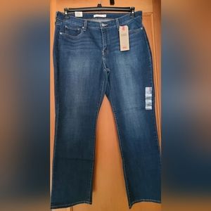 Classic Straight Mid Rise Levi Jeans 18WS